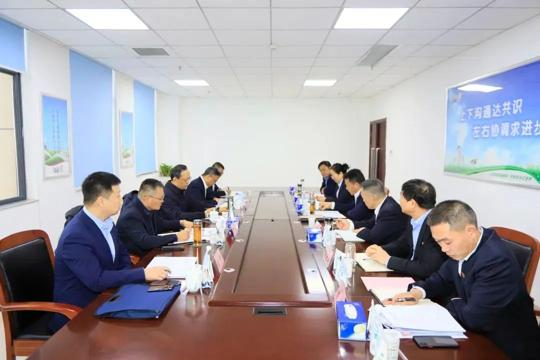 省政府國(guó)資委黨委書記、主任李濤一行到花花牛乳業(yè)集團(tuán)調(diào)研
