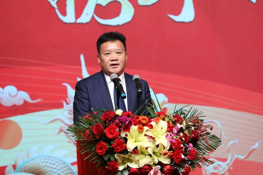花花牛乳業(yè)30周年暨2024年客戶大會(huì)圓滿召開(kāi)！