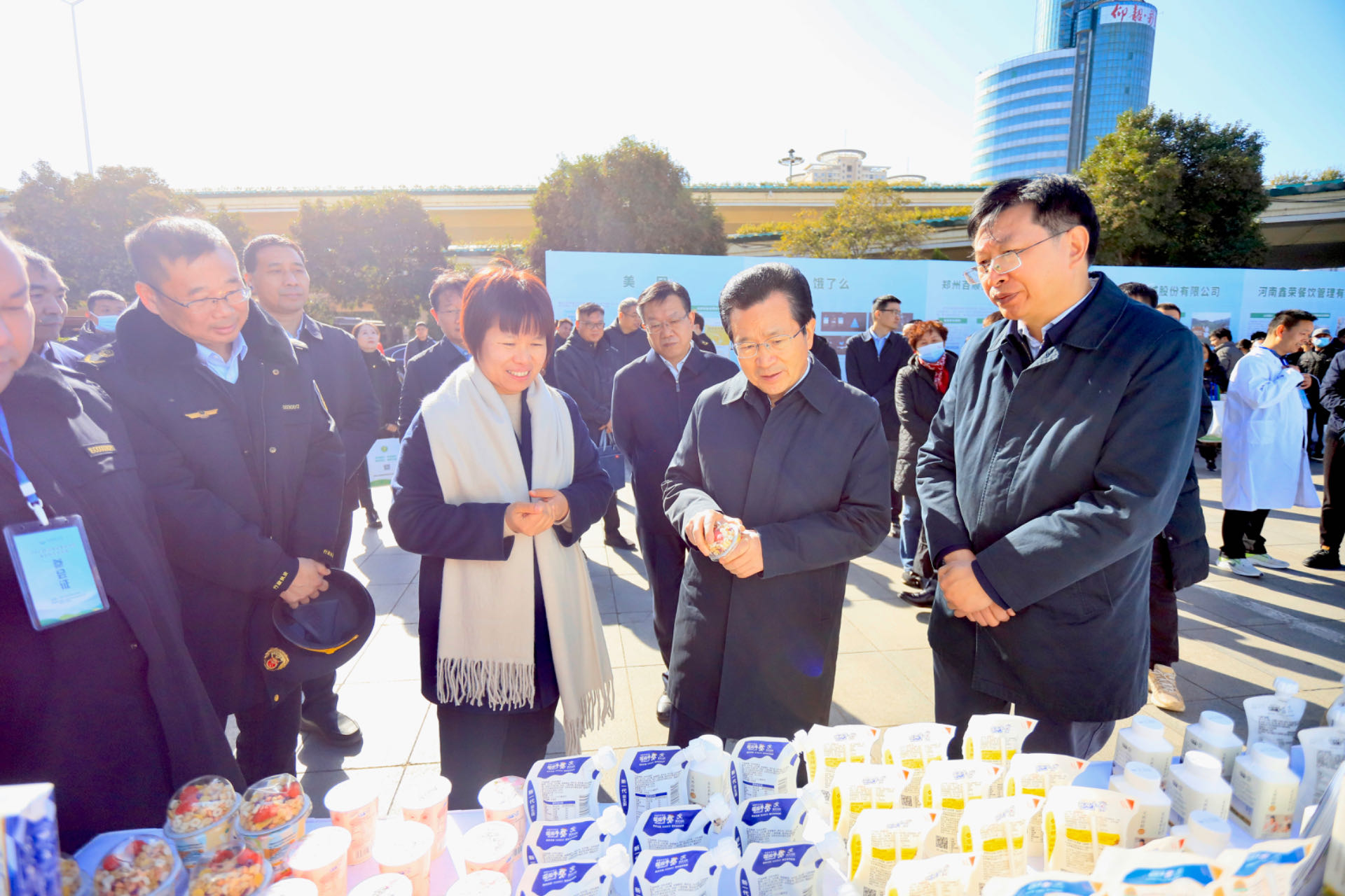 花花牛丨落實(shí)食品生產(chǎn)加工企業(yè)質(zhì)量安全主體責(zé)任，助力人民群眾生活更美好——2023年河南省暨鄭州食品安全宣傳周啟動儀式隆重舉行