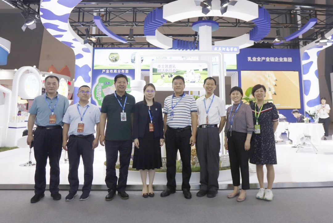 啟航新征程 點亮新賽道丨花花牛乳業(yè)集團參加第十四屆中國奶業(yè)大會暨D20峰會，榮獲“中國乳制品生產企業(yè)現代化等級5A級”評定殊榮