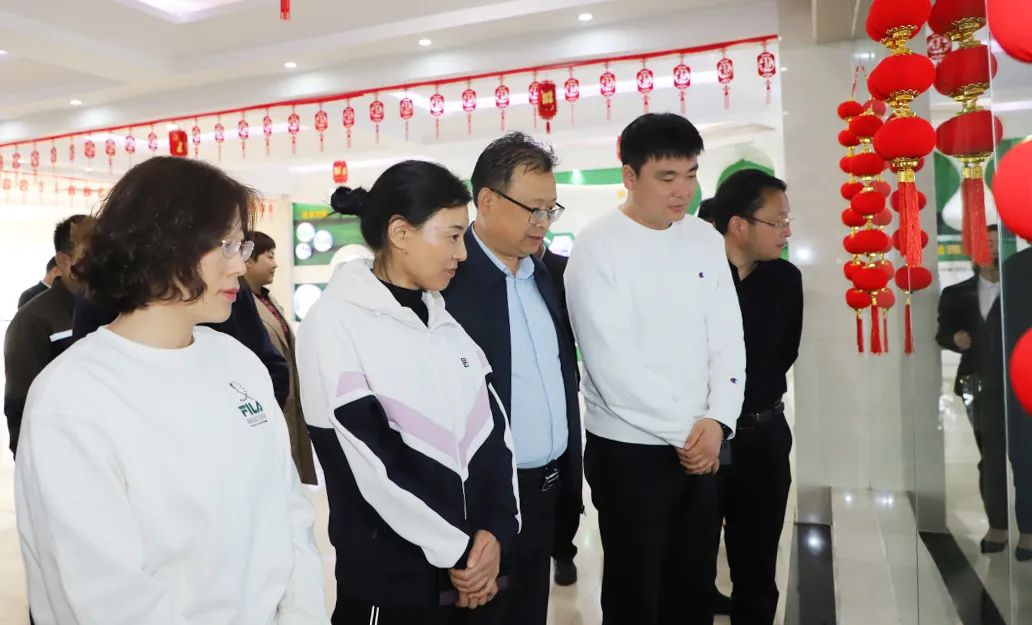 花花牛丨駐馬店市遂平縣政協(xié)黨組書記、主席張衛(wèi)東一行蒞臨花花牛魯山瑞亞牧場參觀