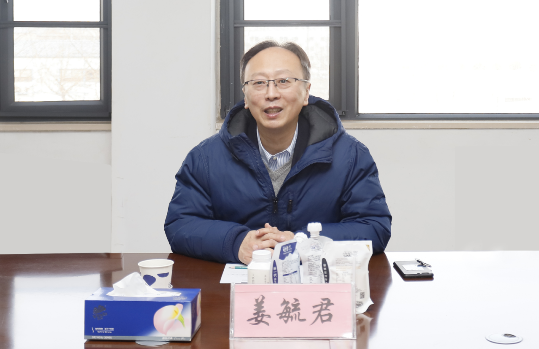 花花牛丨東北農(nóng)大食品學(xué)院院長、中原食品實驗室首席科學(xué)家姜毓君教授蒞臨花花牛乳業(yè)集團調(diào)研