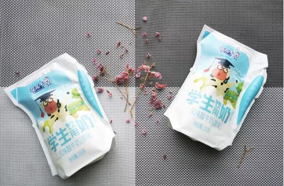 花花牛首款愛克林低溫學(xué)生飲用酸牛奶上市啦?。?！