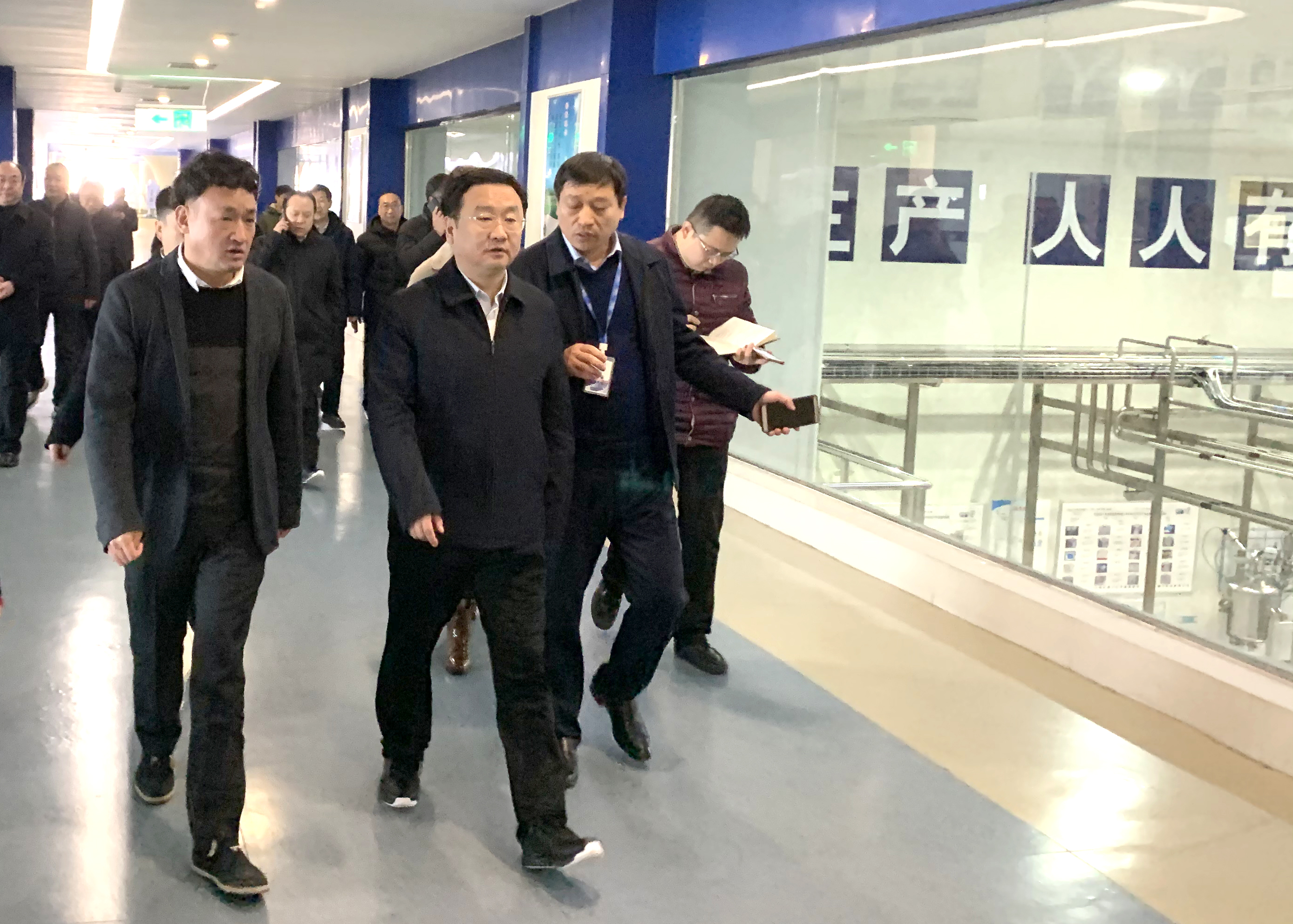 鄭州市委副書記、市長王新偉蒞臨花花牛乳業(yè)集團(tuán)調(diào)研